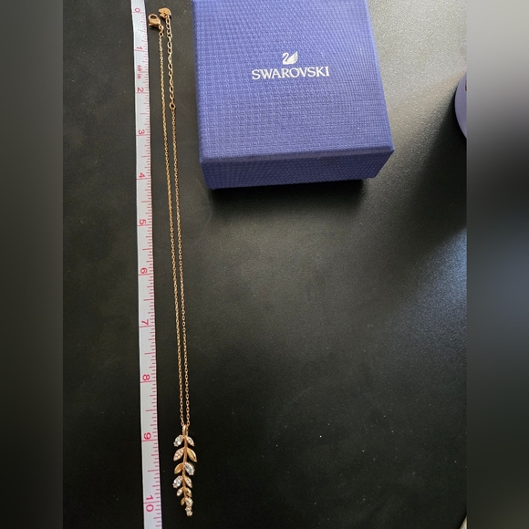Swarovski Mayfly Necklace in Rosegold- 18in Like NEW! No Tags